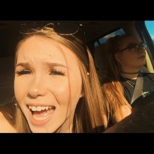 Meet your Posher, Brenna